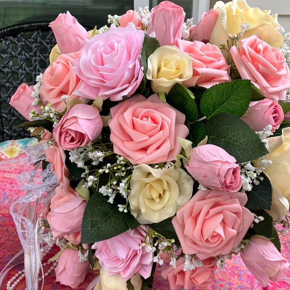 ROMANTIC ROSE BOUQUET - Picture 4 of 6